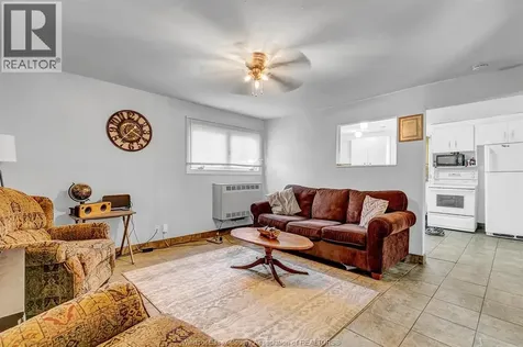 3376 Byng Windsor ON N8W 3H4