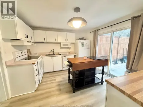 10664 Atwater Crescent Windsor ON N8N 2T1