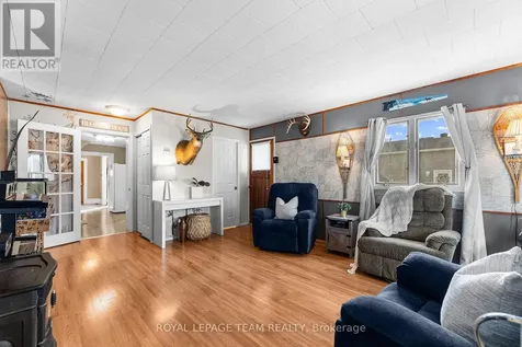 80 Bank Street South Renfrew ON K7V 2E6