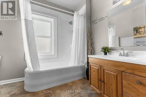 80 Bank Street South Renfrew ON K7V 2E6