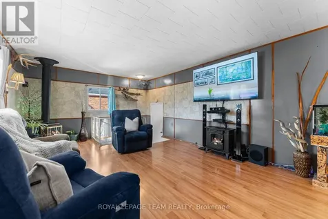 80 Bank Street South Renfrew ON K7V 2E6