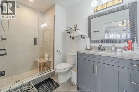 3817 Howard Avenue Windsor ON N9E 0B5