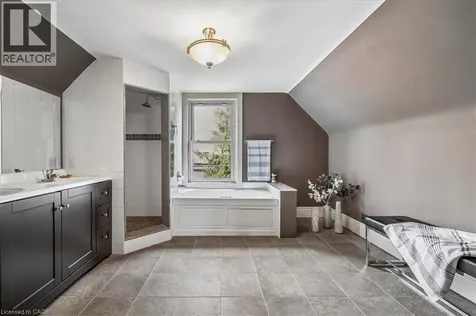 40 Stanley Avenue Hamilton ON L8P 2L1