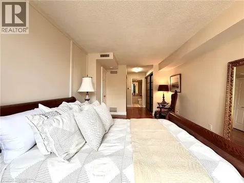 130 Carlton Street Toronto ON M5A 4K3