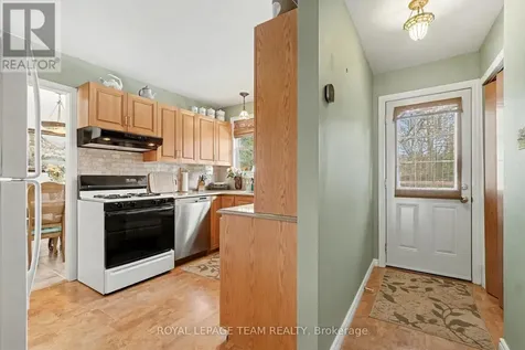 30 Juniper Court Ottawa ON K2E 5M6