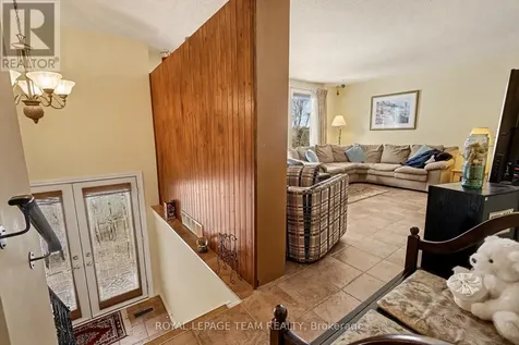 30 Juniper Court Ottawa ON K2E 5M6