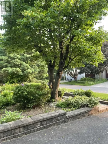 30 Juniper Court Ottawa ON K2E 5M6