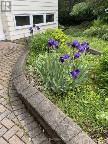 30 Juniper Court Ottawa ON K2E 5M6