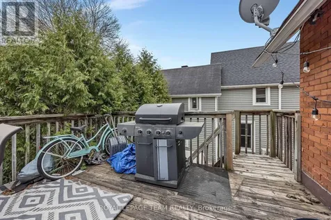 11 Sherbrooke Avenue Ottawa ON K1Y 1R8