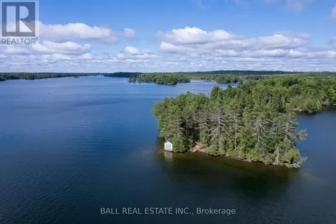 25 Garden Island North Kawartha ON K0L 1A0