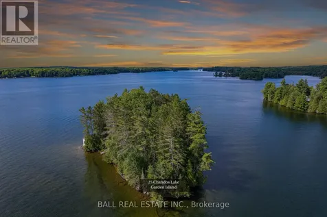 25 Garden Island North Kawartha ON K0L 1A0
