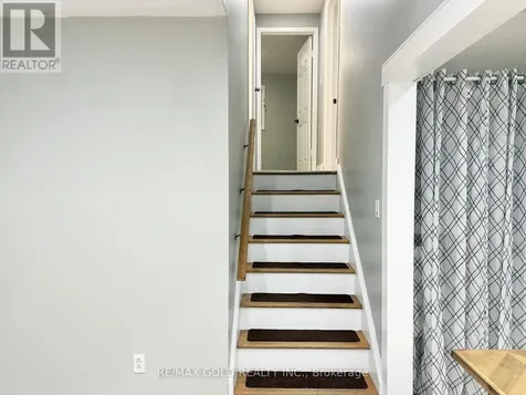 156 Mooregate Crescent Kitchener ON N2M 2G1