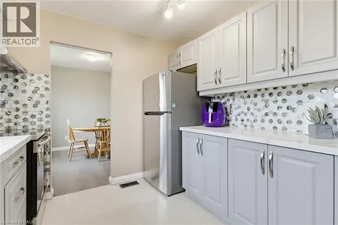 55 Yarmouth Court Hamilton ON L8S 3E2