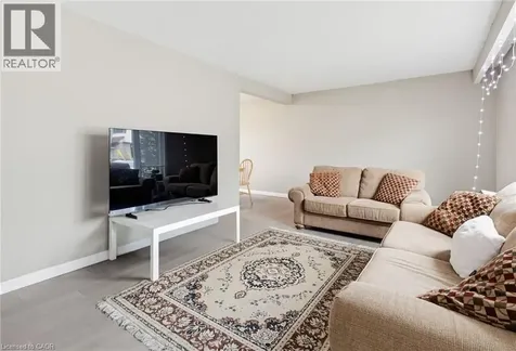 55 Yarmouth Court Hamilton ON L8S 3E2