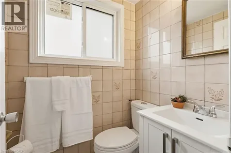 55 Yarmouth Court Hamilton ON L8S 3E2