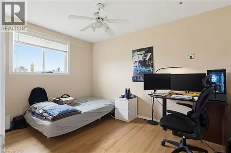 55 Yarmouth Court Hamilton ON L8S 3E2