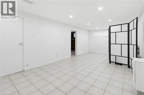 55 Yarmouth Court Hamilton ON L8S 3E2