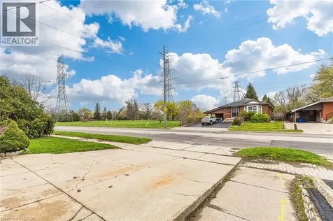 55 Yarmouth Court Hamilton ON L8S 3E2