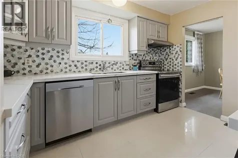 55 Yarmouth Court Hamilton ON L8S 3E2