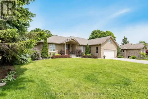 5 Blake Court Wasaga Beach ON L9Z 1R8