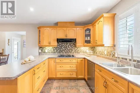 5 Blake Court Wasaga Beach ON L9Z 1R8