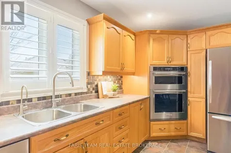 5 Blake Court Wasaga Beach ON L9Z 1R8