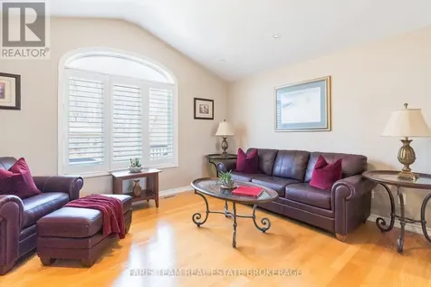 5 Blake Court Wasaga Beach ON L9Z 1R8