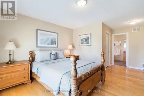 5 Blake Court Wasaga Beach ON L9Z 1R8