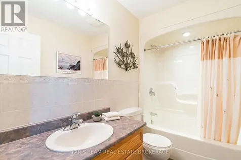 5 Blake Court Wasaga Beach ON L9Z 1R8