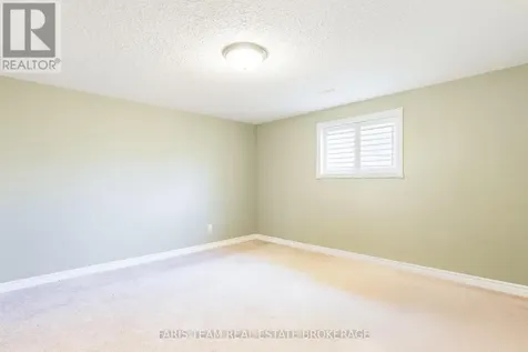 5 Blake Court Wasaga Beach ON L9Z 1R8