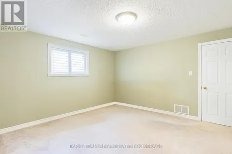 5 Blake Court Wasaga Beach ON L9Z 1R8