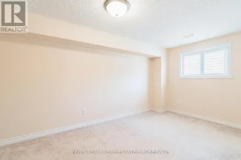 5 Blake Court Wasaga Beach ON L9Z 1R8