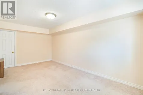 5 Blake Court Wasaga Beach ON L9Z 1R8
