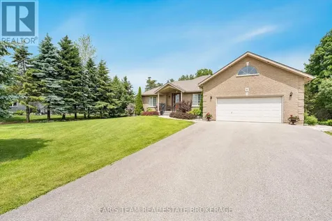 5 Blake Court Wasaga Beach ON L9Z 1R8