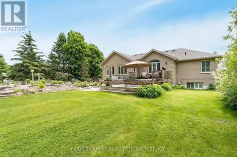 5 Blake Court Wasaga Beach ON L9Z 1R8