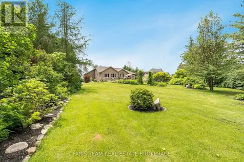 5 Blake Court Wasaga Beach ON L9Z 1R8