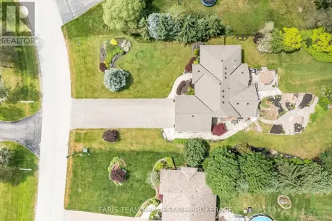 5 Blake Court Wasaga Beach ON L9Z 1R8
