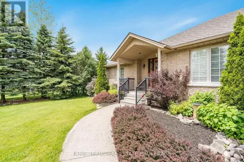 5 Blake Court Wasaga Beach ON L9Z 1R8
