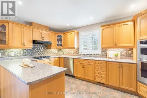 5 Blake Court Wasaga Beach ON L9Z 1R8