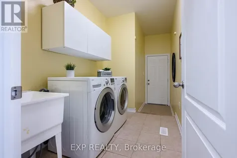 8 Clubhouse Drive Collingwood ON L9Y 4Z6