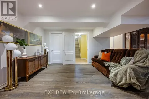 8 Clubhouse Drive Collingwood ON L9Y 4Z6