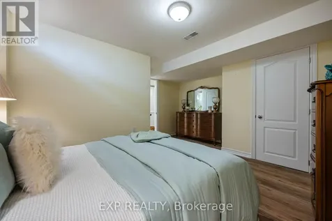 8 Clubhouse Drive Collingwood ON L9Y 4Z6