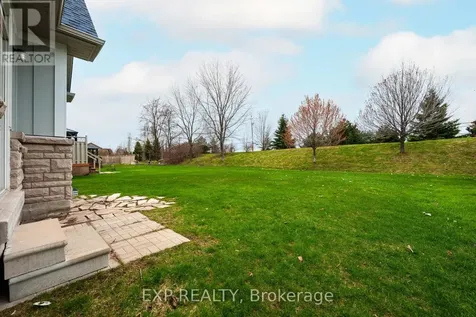 8 Clubhouse Drive Collingwood ON L9Y 4Z6