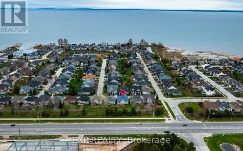 8 Clubhouse Drive Collingwood ON L9Y 4Z6