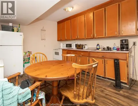 128 West Street Chatham ON N7M 2R6