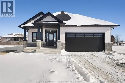 111 Fenceline Drive Chatham ON N7M 6B4