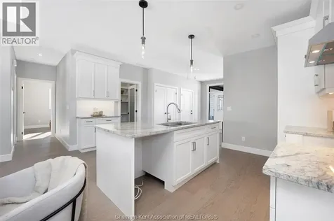 111 Fenceline Drive Chatham ON N7M 6B4