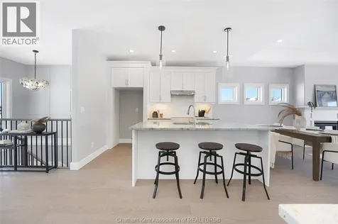 111 Fenceline Drive Chatham ON N7M 6B4