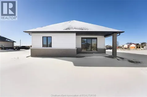 111 Fenceline Drive Chatham ON N7M 6B4
