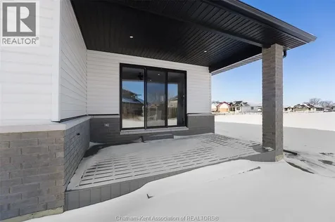111 Fenceline Drive Chatham ON N7M 6B4